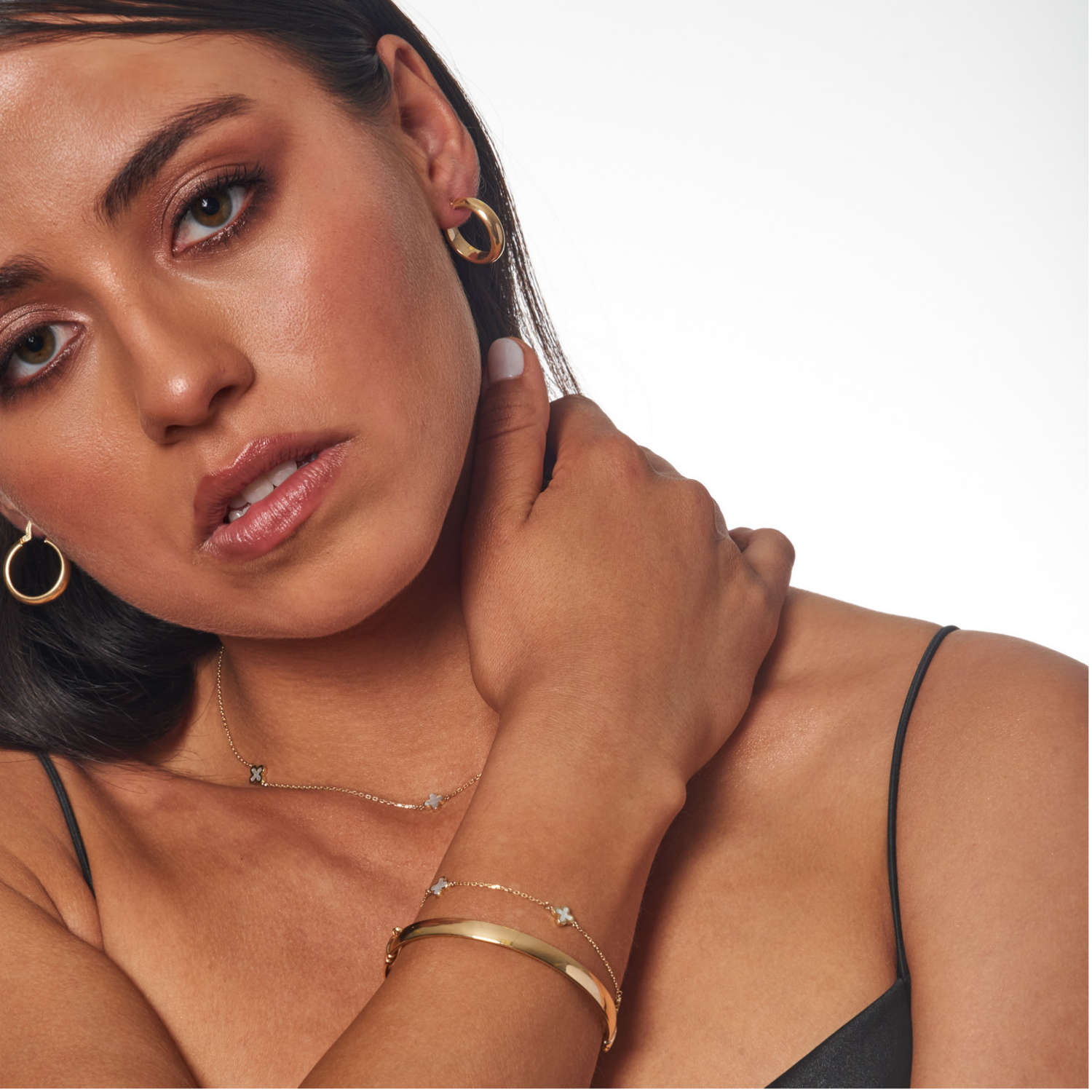 9k Yellow Gold Mother of Pearl Clover Bracelet