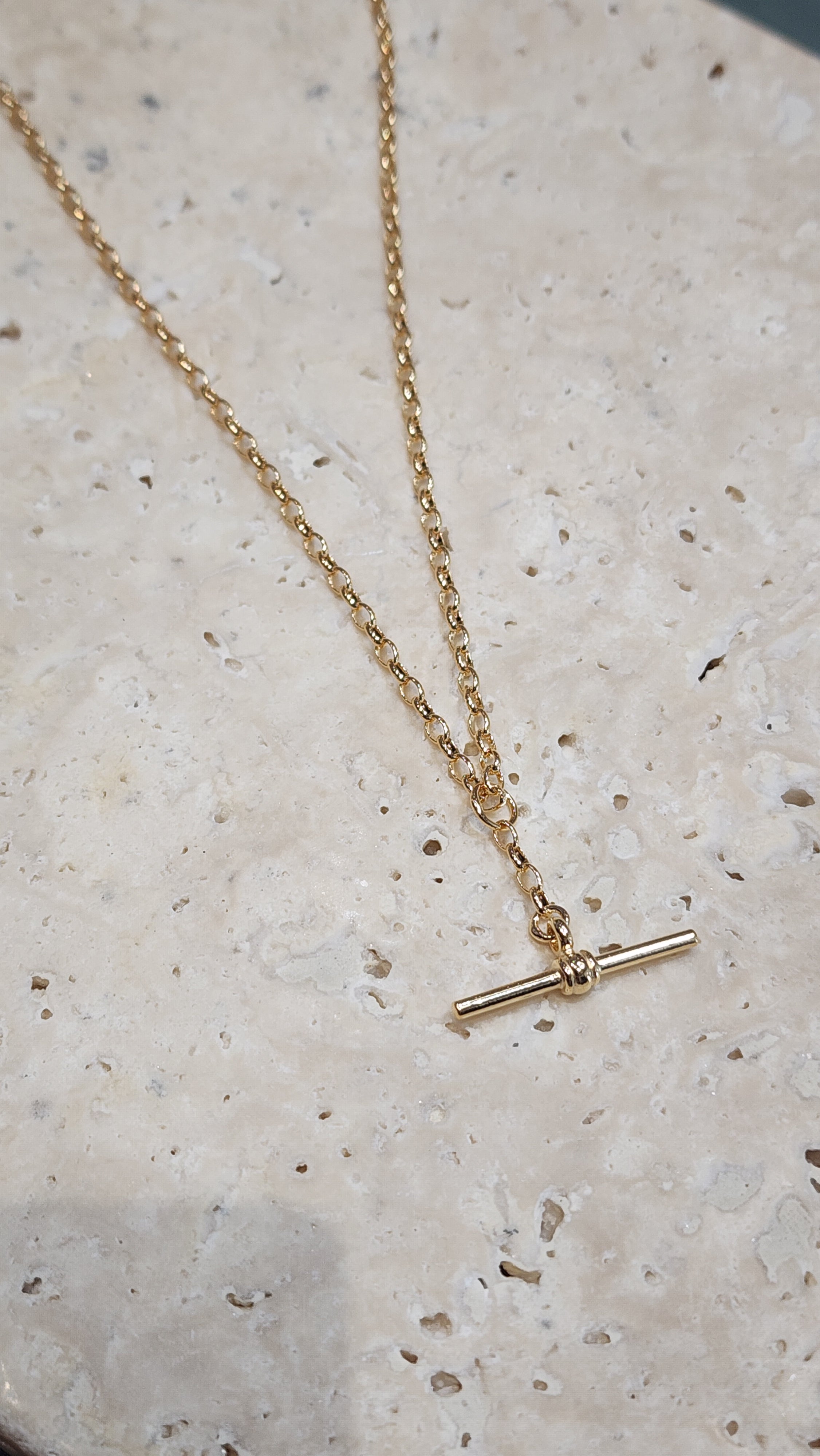 9k Yellow Gold Oval Belcher T-Bar Fob Pendant