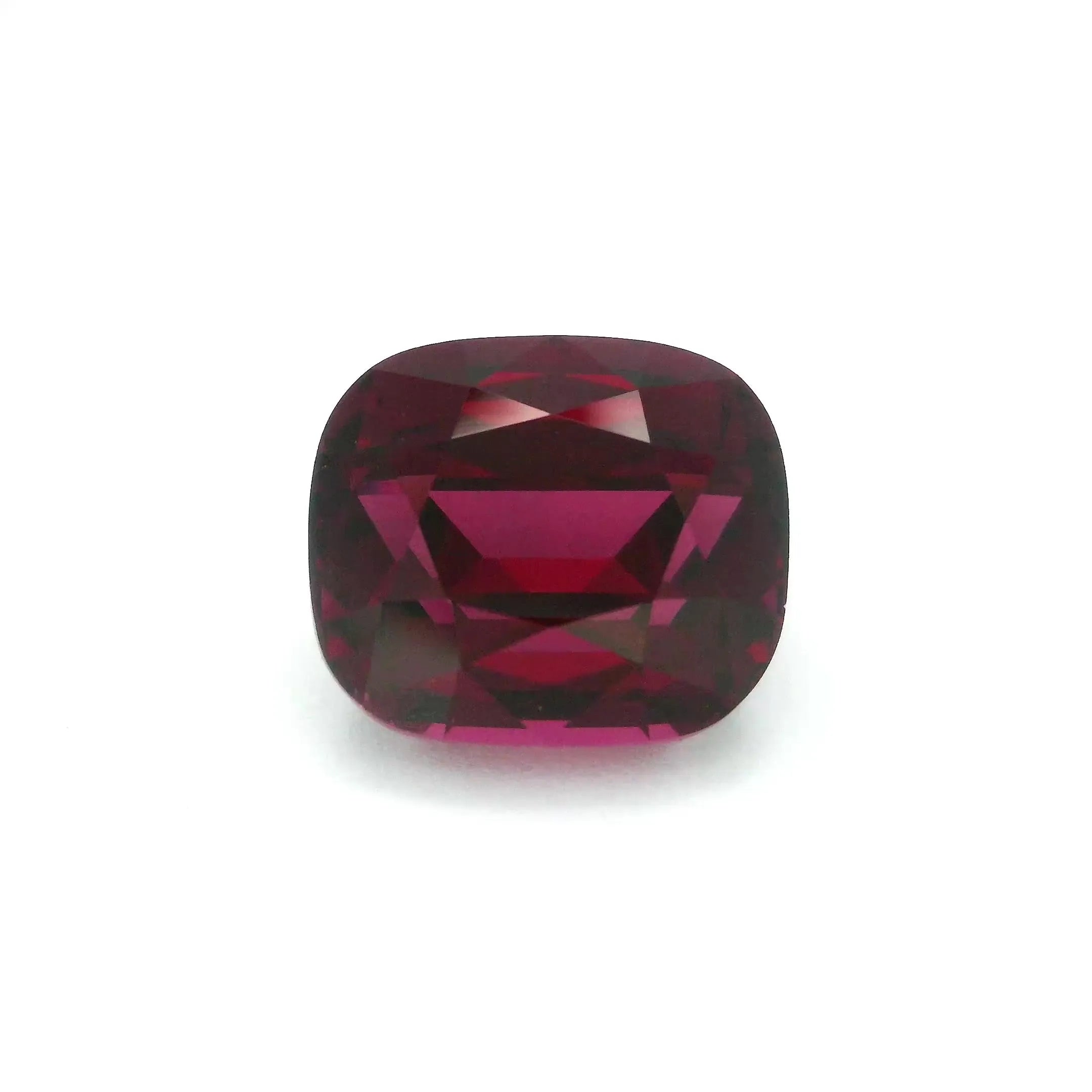 7.05ct Cushion Natural Garnet (Colour Red, Clarity Eye Clean, Cut Faceted)