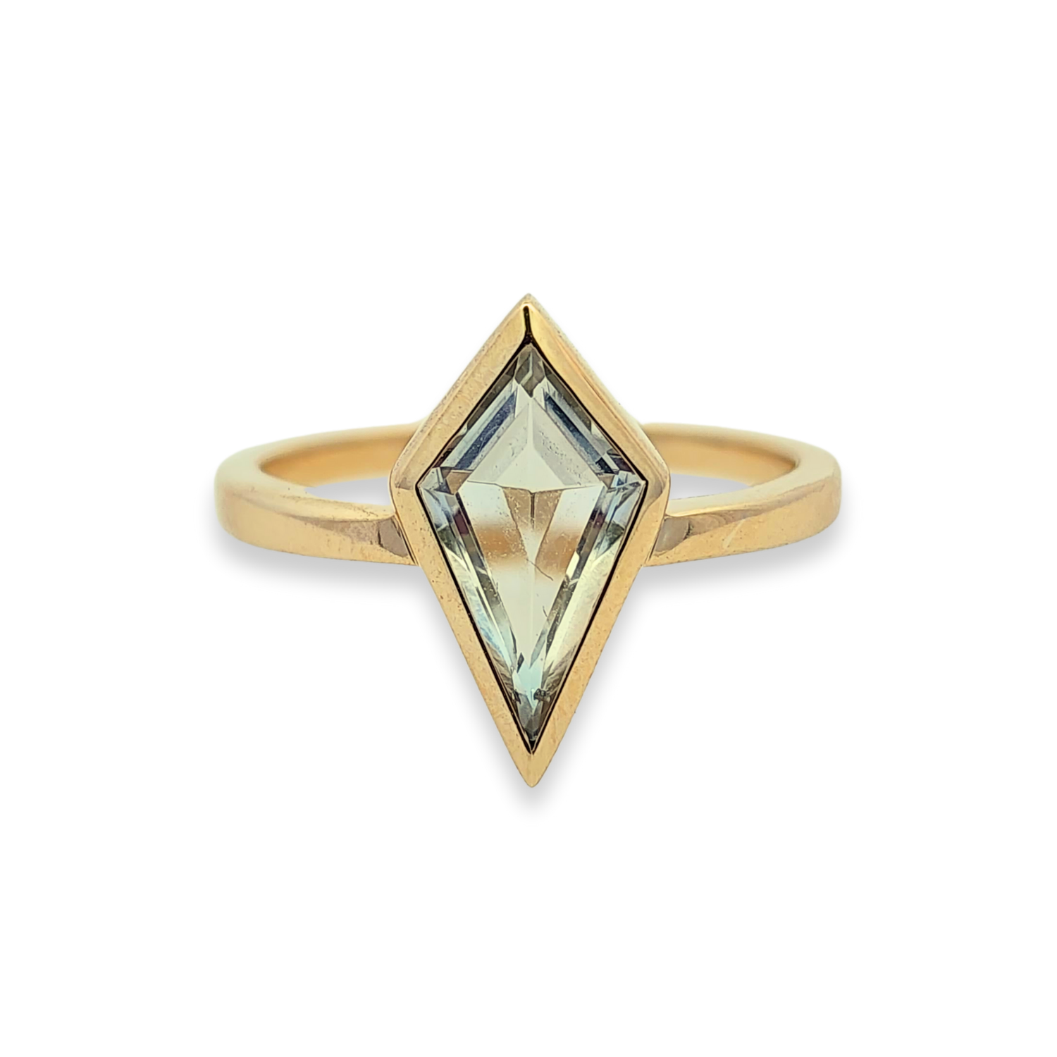 9k Yellow Gold Green Amethyst Kite Ring