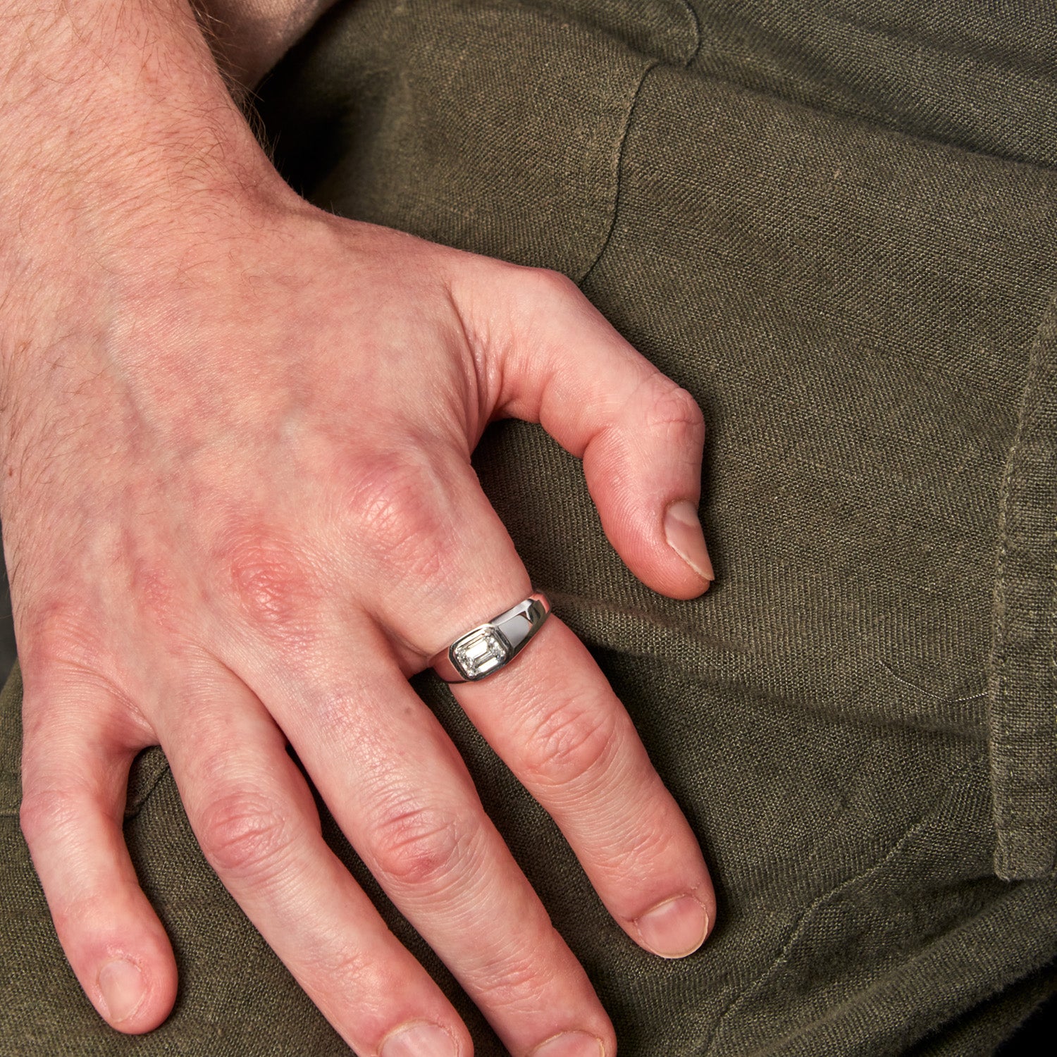 18k Yellow Gold 1.00ct Lab Diamond Emerald Cut Ring