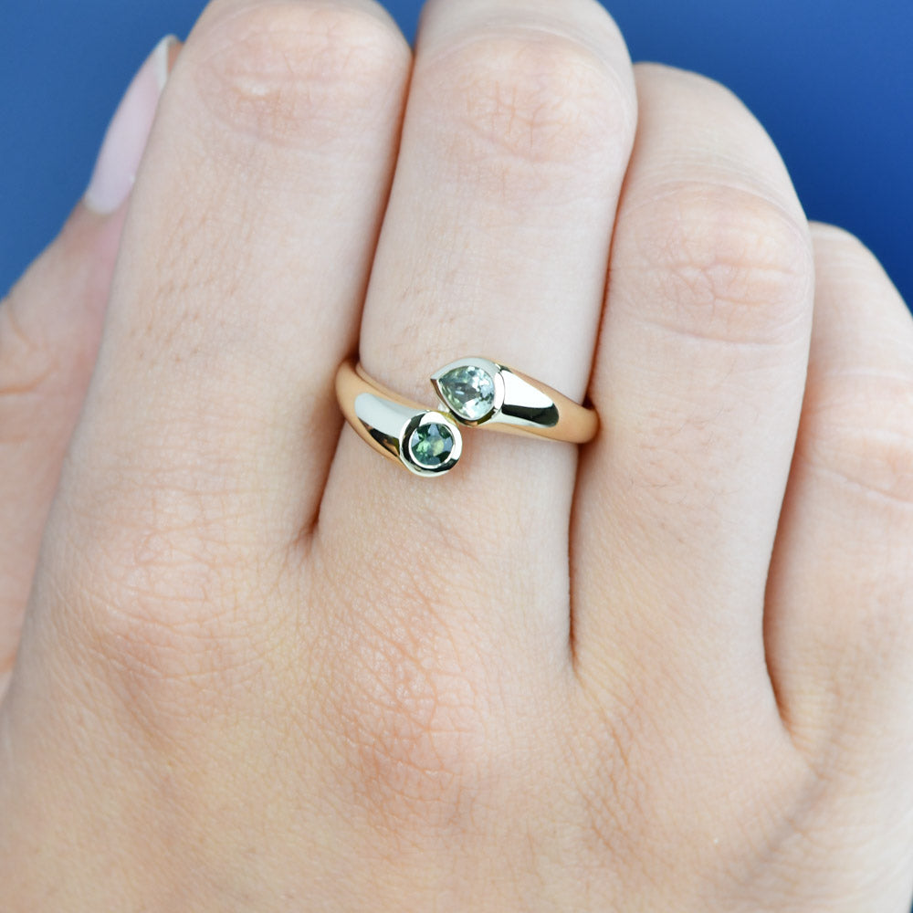 9k Yellow Gold 'Solene' Teal Sapphire Ring