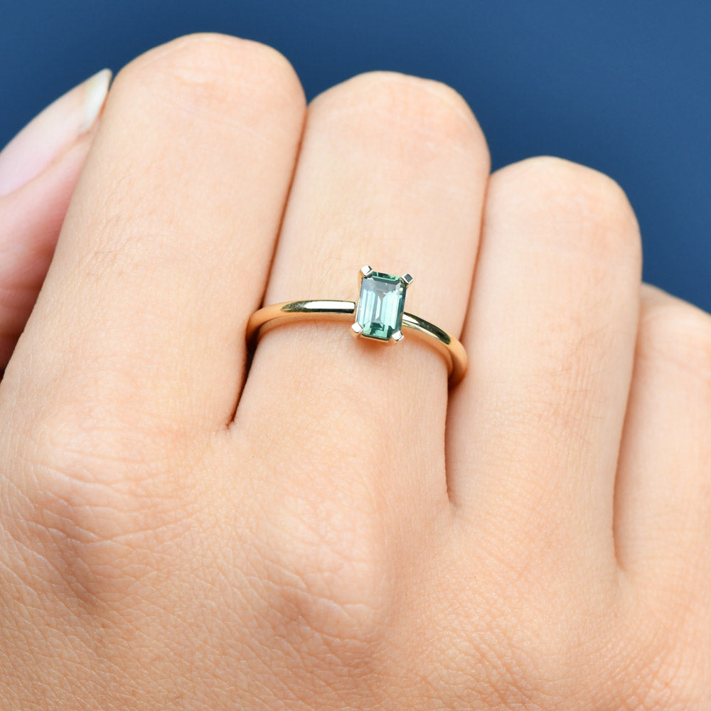 9k Yellow Gold 'Maira' Teal Sapphire Ring