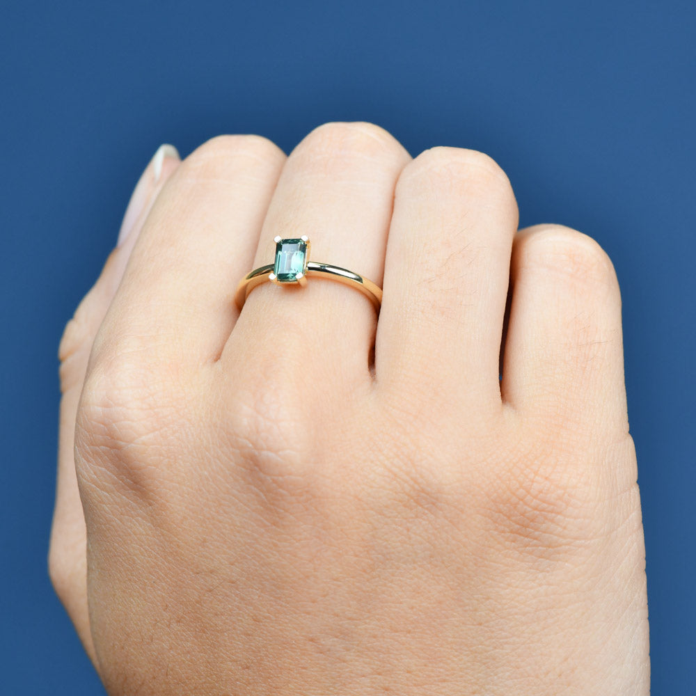 9k Yellow Gold 'Maira' Teal Sapphire Ring