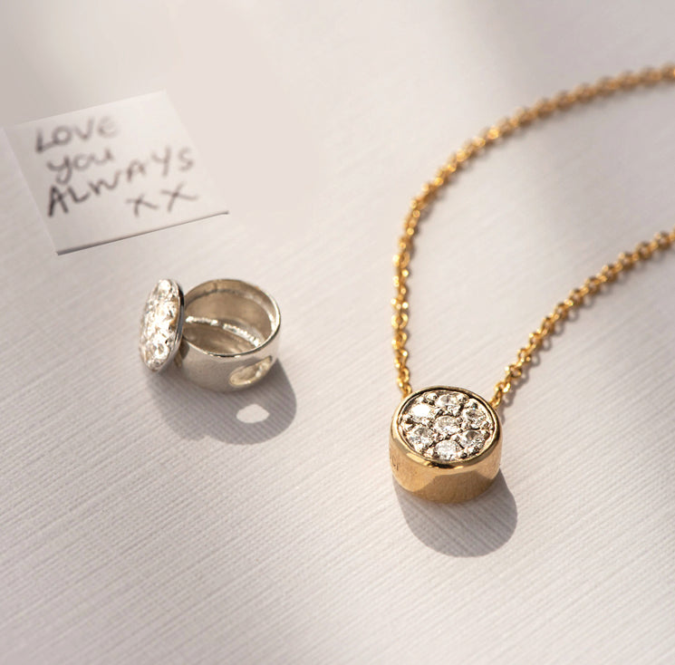 Love in a Jewel Full Chic Pendant