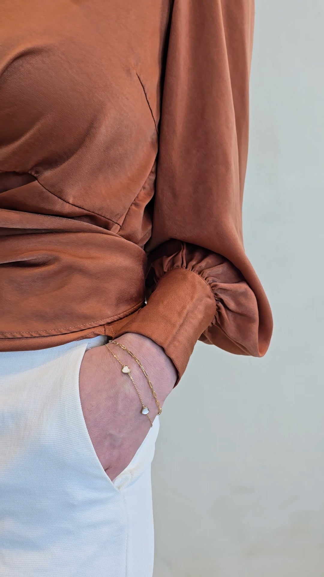 9k Yellow Gold Mother of Pearl Hearts Bracelet